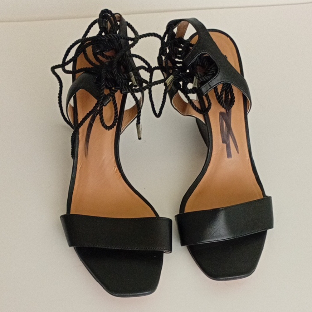 Banana Republic Black Heels with Ankle Ties & Wide Toe Band Women's Size 9